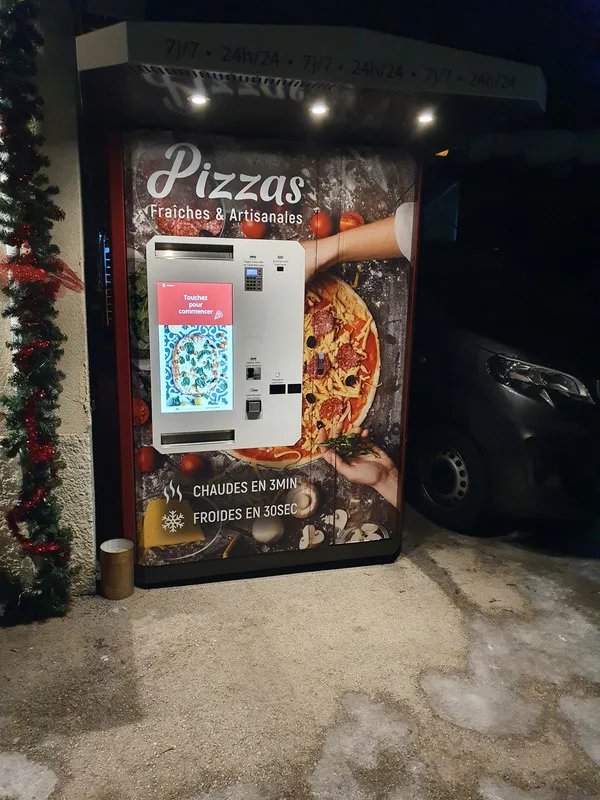 Distributeur automatique de pizzas Le P'tit Crousti — Orchamps-Vennes.